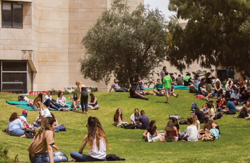 Alunos do campus Mount Scopus da Universidade Hebraica de Jerusalém no início deste ano. (Crédito da Foto: Olivier Fitoussi | Flash90)