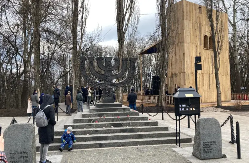 Memorial de Babyn Yar em Kiev, Ucrânia. 8 de abril de 2021. (crédito da foto: BYHMC)