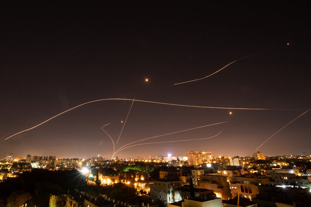 O sistema de defesa Iron Dome de Israel interceptou mais de 90% dos foguetes lançados pelo Hamas em maio. (Crédito: Corinna Kern para The New York Times)