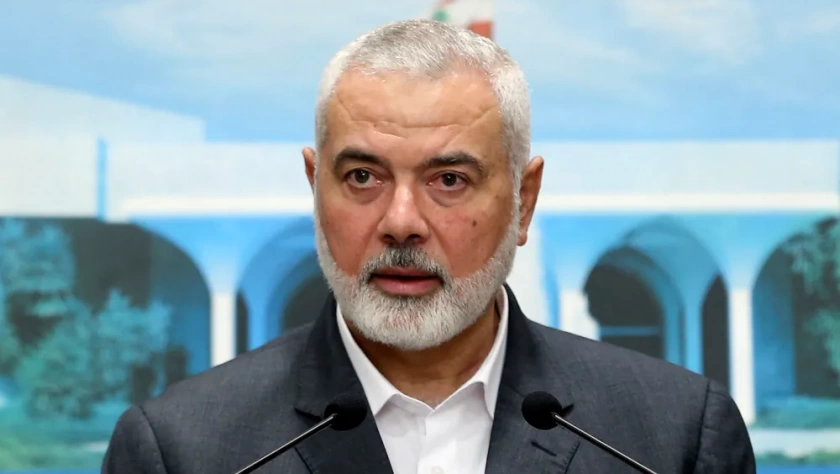 Ismail Haniyeh, o líder do grupo terrorista palestino Hamas, fala durante uma coletiva de imprensa no palácio presidencial, em Baabda, a leste de Beirute, Líbano, em 28 de junho de 2021 (Dalati Nohra / Governo Oficial Libanês via AP)