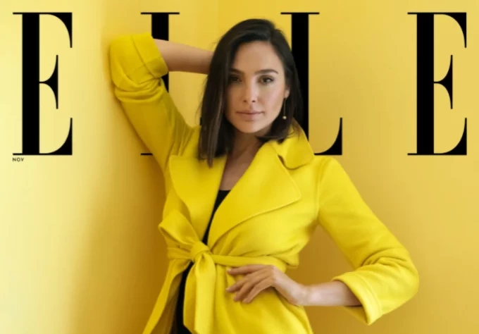 Gal Gador na capa da revista Elle de novembro de 2021.