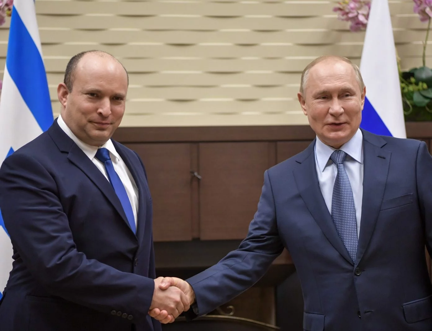 Naftalí Bennett e Vladimir Putin Foto: Kobi Gideon / GPO via Facebook