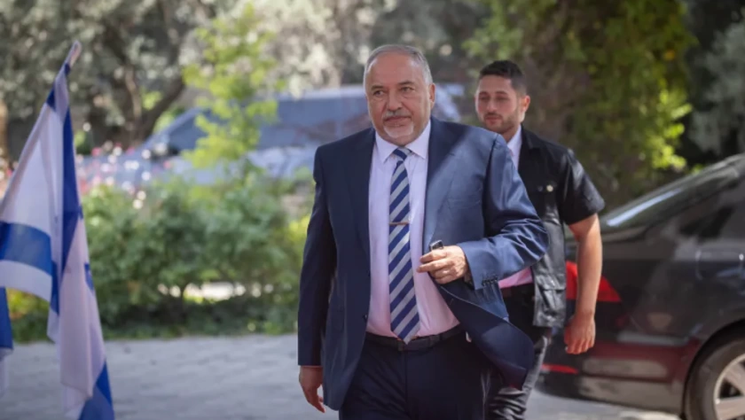 O Ministro das Finanças de Israel, Avigdor Liberman, chega à Residência do Presidente em Jerusalém, em 14 de junho de 2021. (Foto de Yonatan Sindel / Flash90)