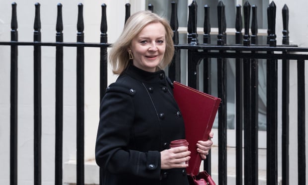 Liz Truss, a secretária de Relações Exteriores do Reino Unido, fez o anúncio com o israelense Yair Lapid de um "novo plano estratégico para a próxima década". (Fotografia: Agência Anadolu / Getty Images)