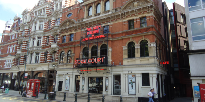 O teatro Royal Court em Londres. Foto: Wikimedia Commons.