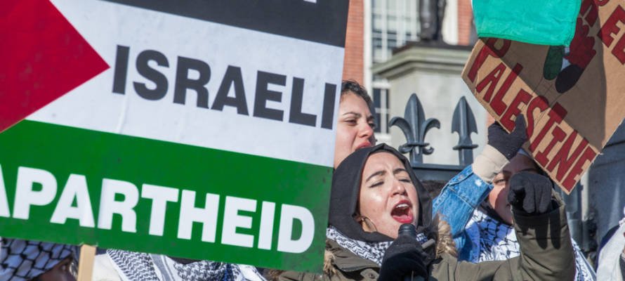 Demonstracao-anti-Israel-em-Boston-Massachusetts-Shutterstock