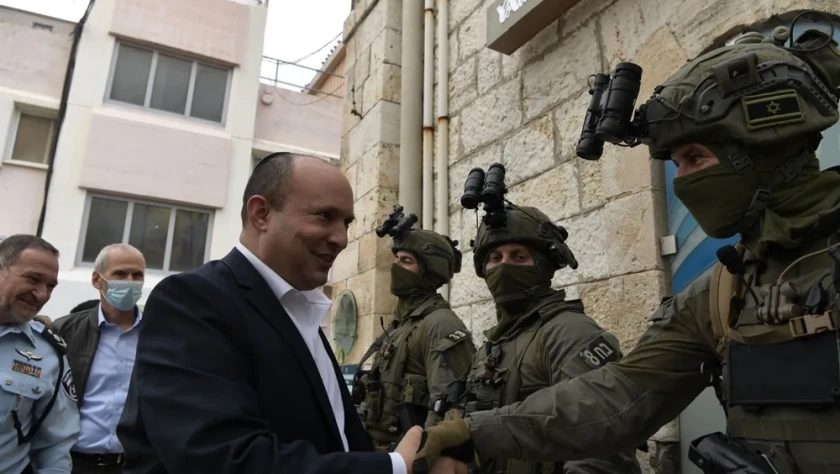 Kobi Gideon / GPO Primeiro Ministro de Israel, Naftali Bennett, reunido com policiais do YAMAM em Israel, 1 de dezembro de 2021.