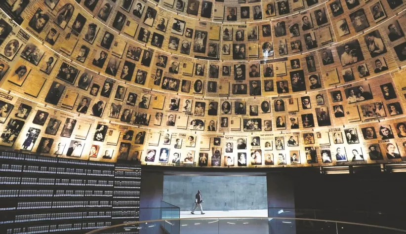 O SALÃO de Nomes no Centro de Lembrança do Holocausto Mundial Yad Vashem em Jerusalém, 20 de abril de 2020