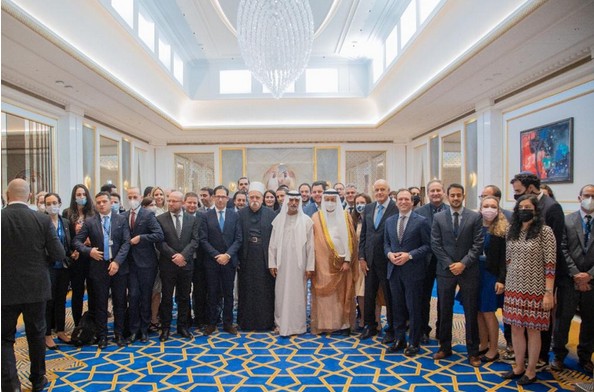 Toda delegação dos JDs com Excelentíssimo Sr. Sheikh Nahyan bin Mubarak Al Nahyan, Ministro da Tolerância e Coexistência dos EAU.