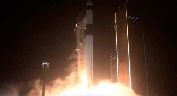 O TauSat-3 é lançado a bordo de um foguete SpaceX Falcon 9 da Flórida em 21 de dezembro de 2021. (NASA)