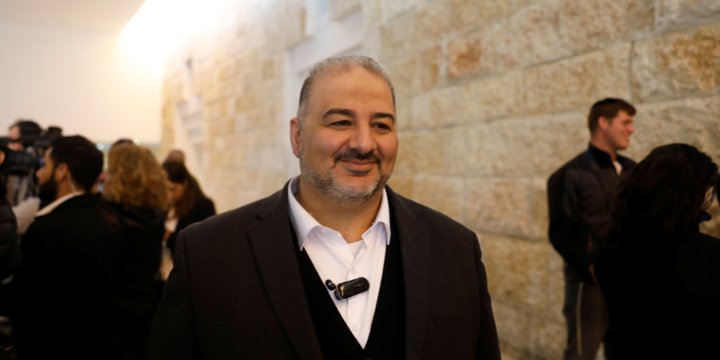 Mansour Abbas, que lidera a facção Raam, participa de uma audiência na Suprema Corte de Israel em Jerusalém, em 14 de março de 2019. REUTERSRonen Zvulun.